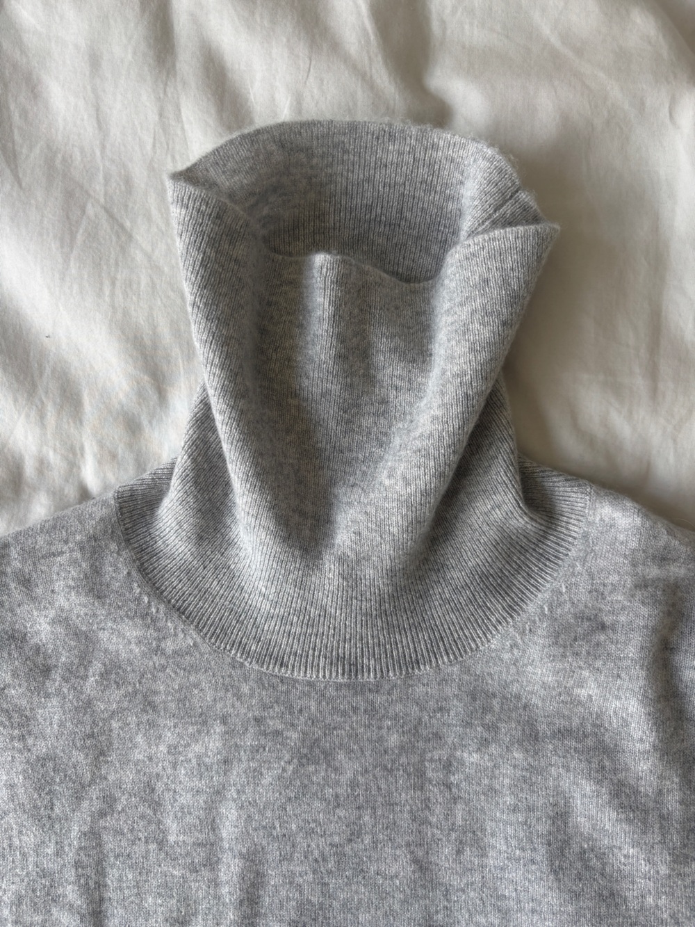 Neiman Marcus Cashmere Sweater Platinum Grey XL NWT - Picture 6 of 7